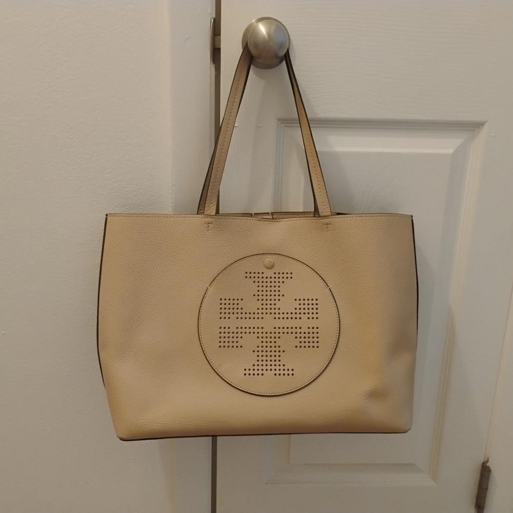 Tory Burch Perforated Logo Leather Tote Bag in Sand Dune - Picture 3 of 8